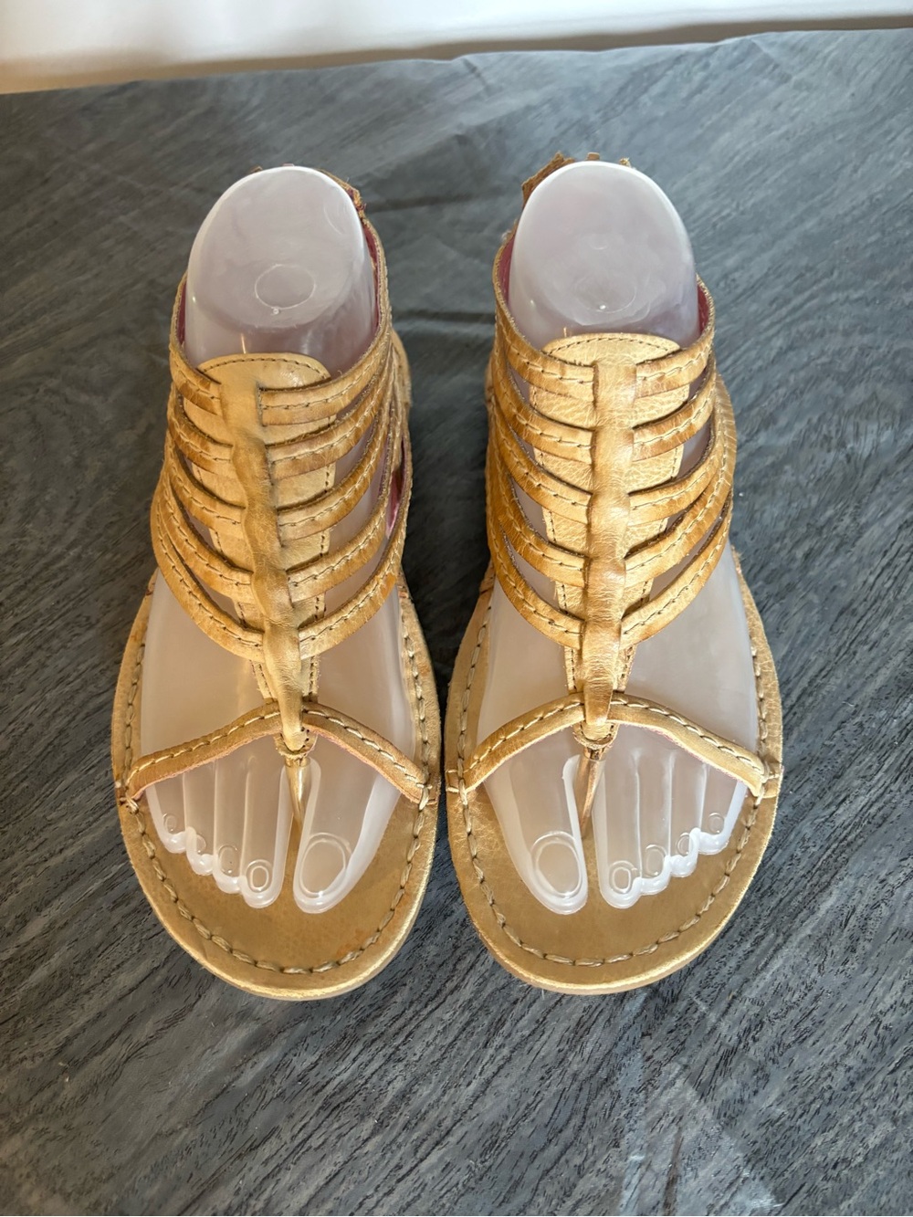 Kickers Tan Leather Gladiator Sandals Back Zip Strappy Boho Flat Size 39 EUC